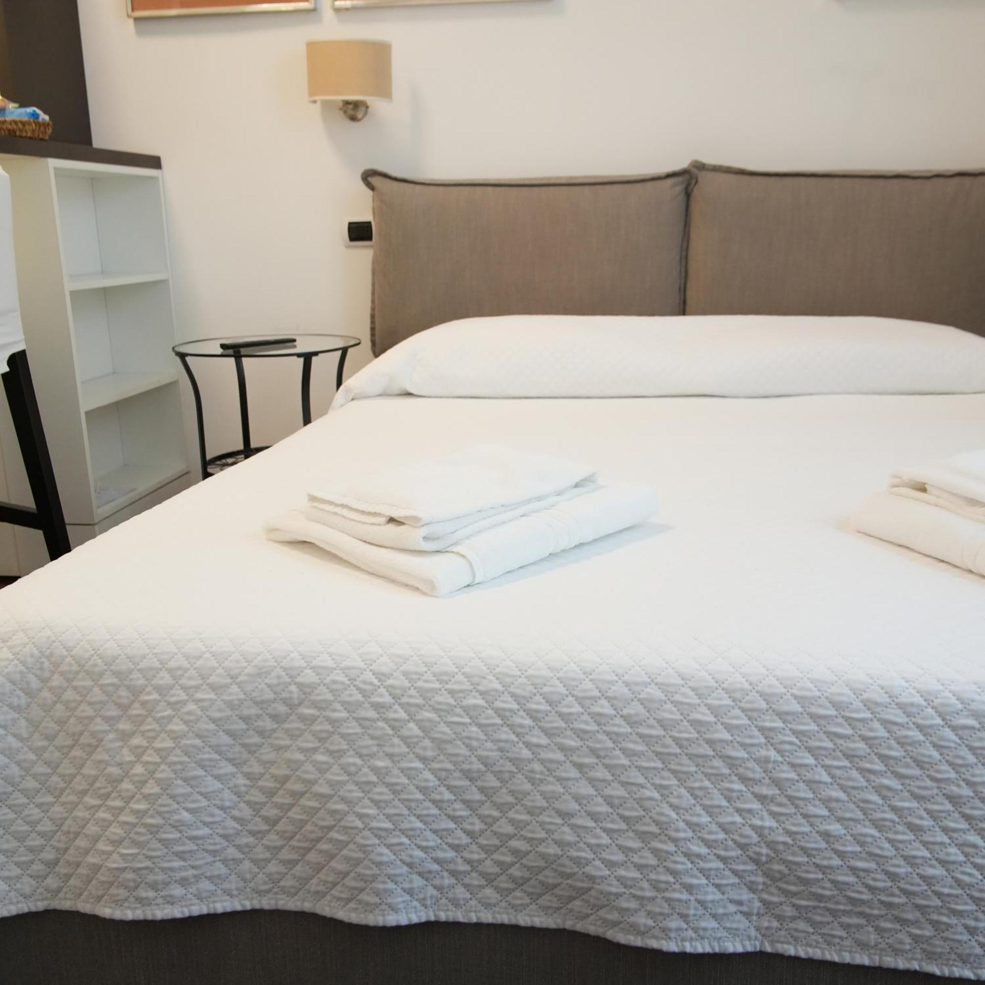Luca Giordano 142 B&B Napoli Ngoại thất bức ảnh